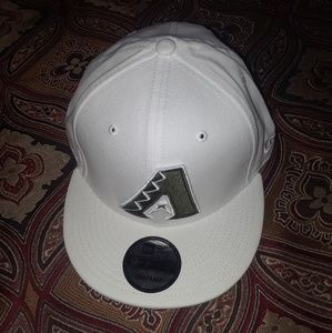 Brand New! White Arizona Diamondback Snapback